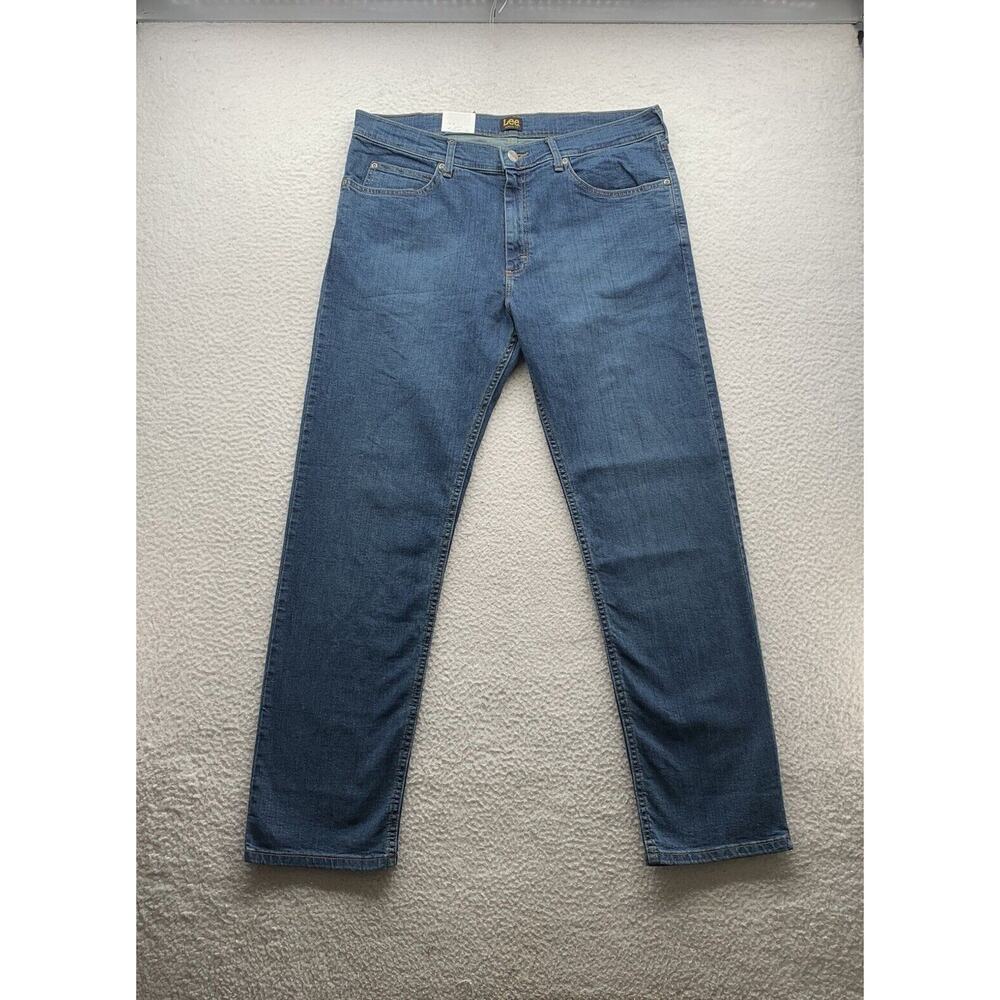 Lee Jeans Mens 38x32 (Tag 36x32) Blue Denim Regular Fit Straight Leg Medium Wash